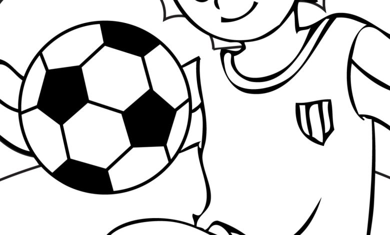 Futbol Oynayan Çocuk Boyama Sayfası