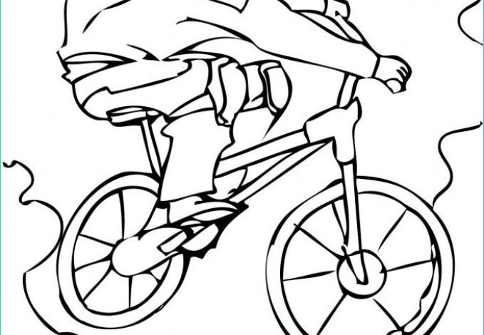 Bisiklet Süren Kasklı Sporcu Boyama Sayfası