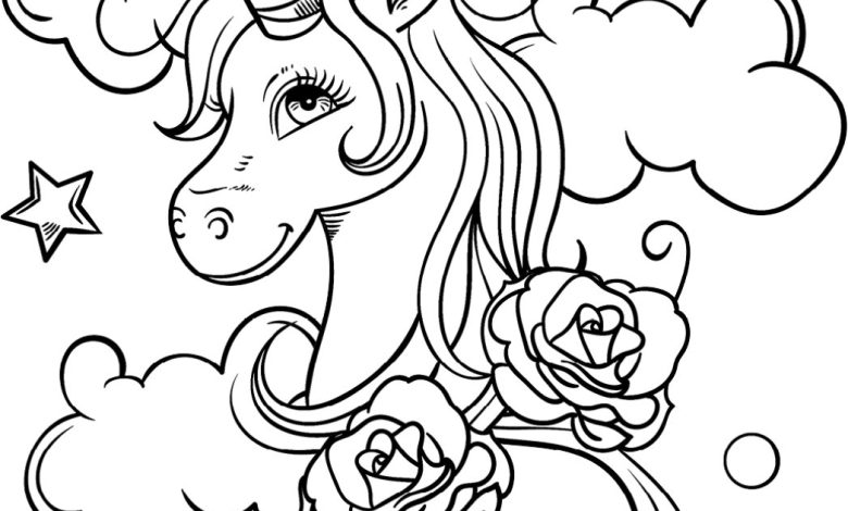 Rüya Dolu Bulutlar Arasında Tek Boynuzlu At ve Çiçekler Boyama Sayfası