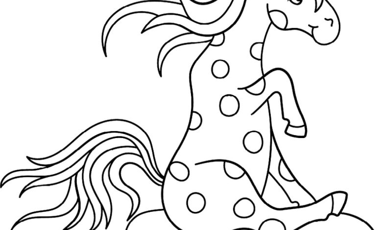 Boyama Sayfası Bulut Üzerinde Oturan Benekli Sevimli Unicorn