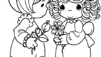 Çiçek Tutan İki Çocuk Boyama Sayfası - Sevimli Kız Çocukları Çizimi